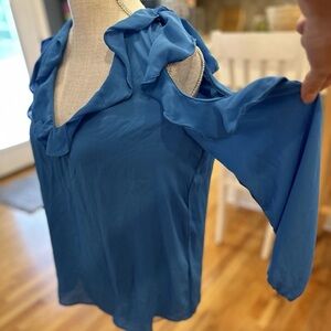 NWT SIONI Blueberry Cold Shoulder Ruffle Blouse Size Small Romantic Top